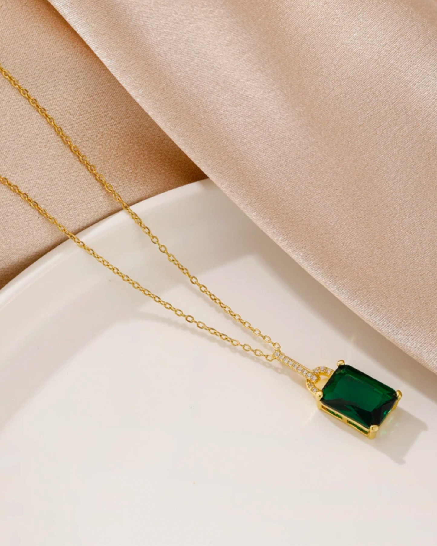 Fomo Necklace