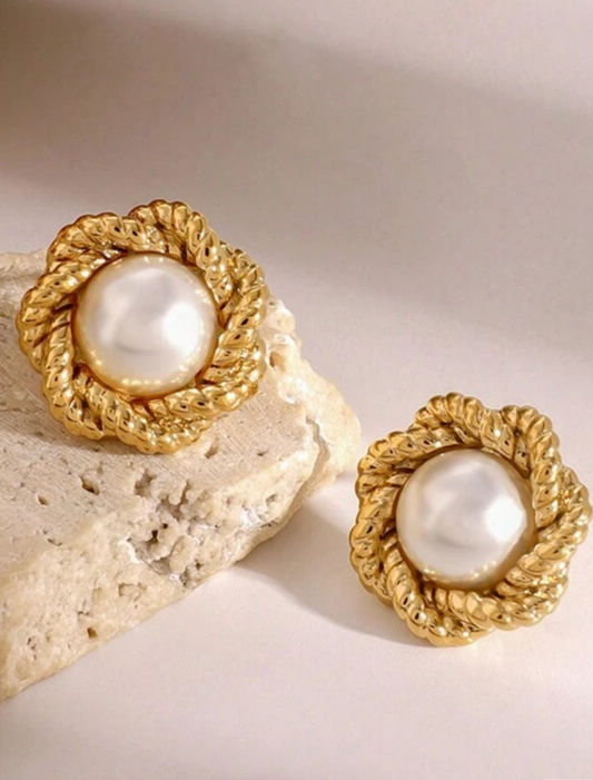 Nina Studs