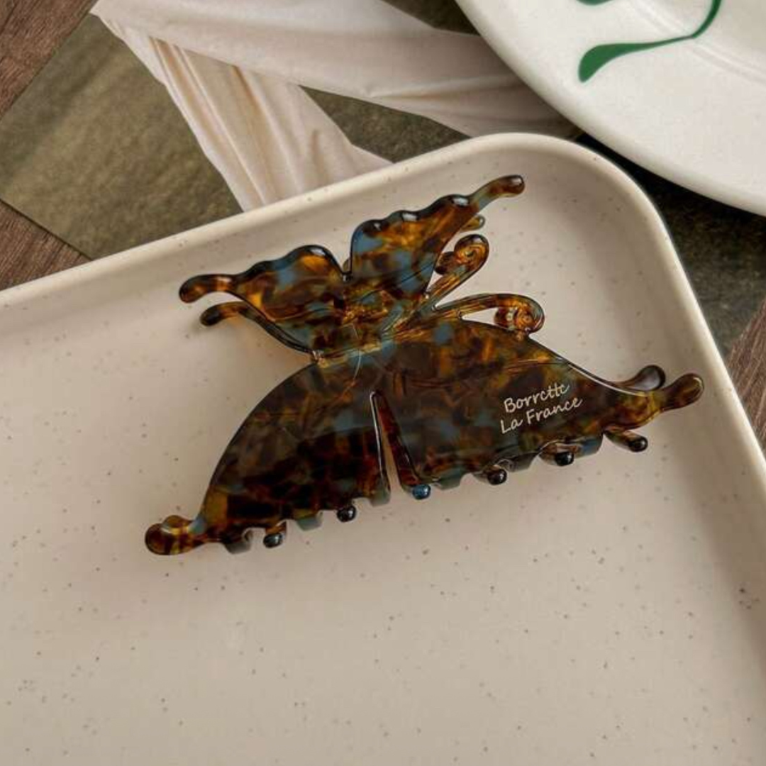 Retro Brown Hair Claw