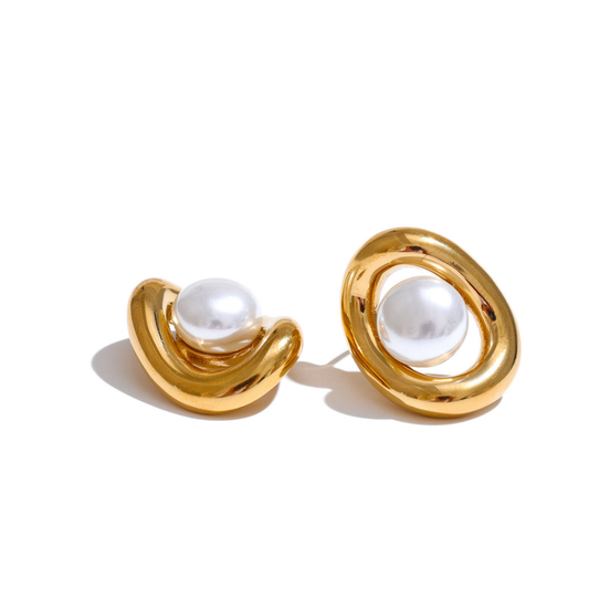 Pearla Studs