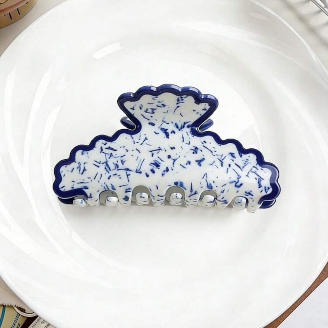 White Blue Hair Claw