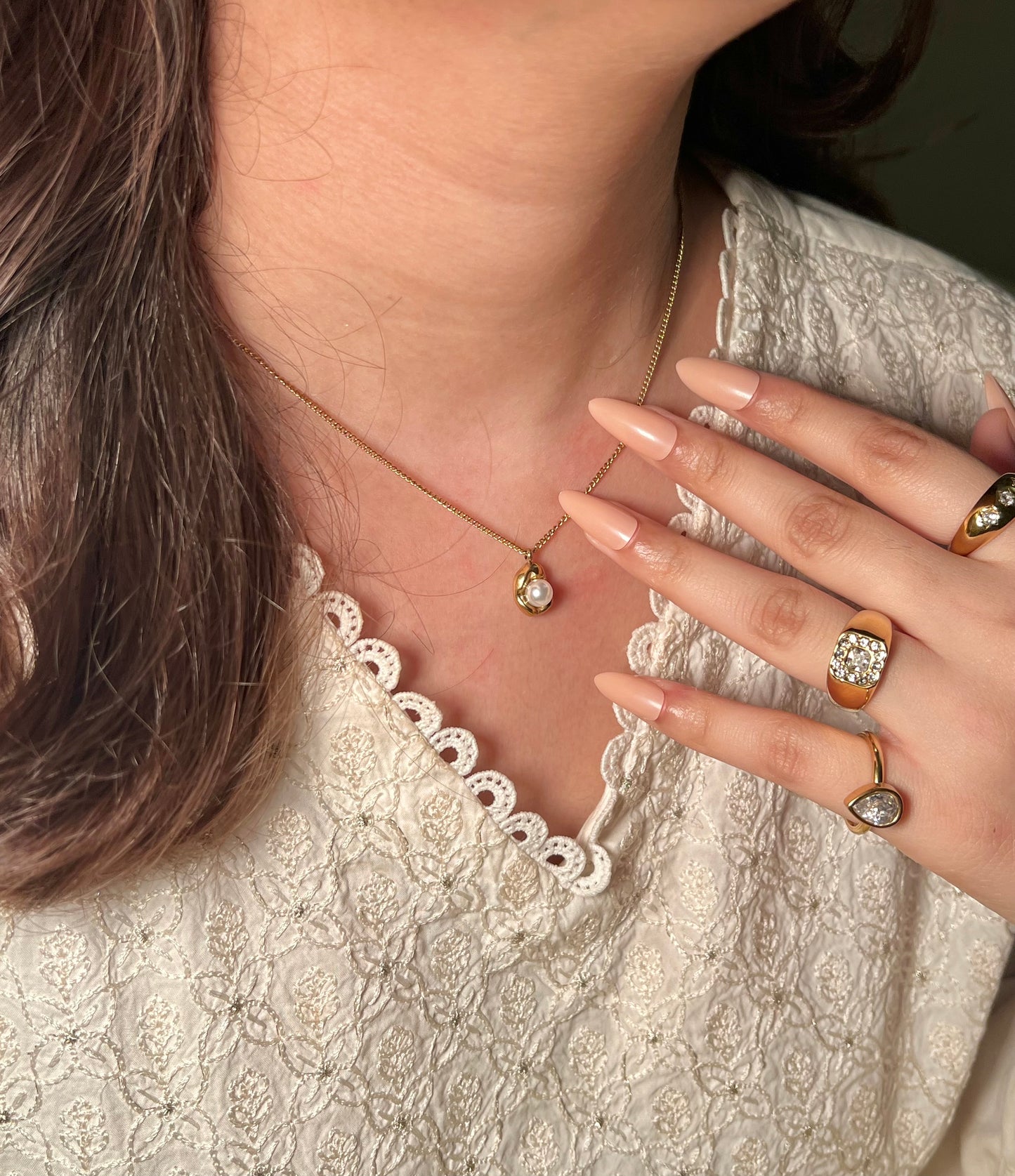 Pearl Glow Pendant