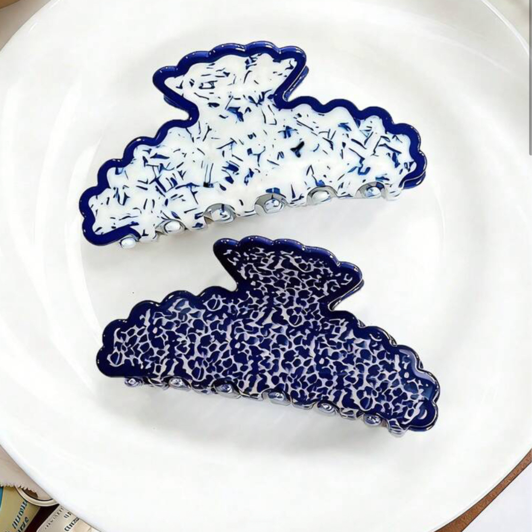 White Blue Hair Claw